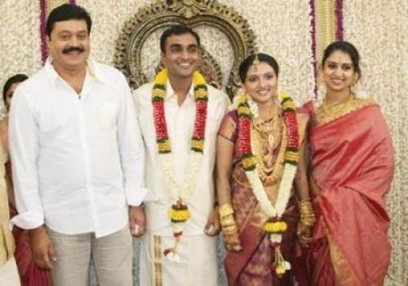 suresh actress malayalam wife wedding family radhika gopi manjari gorgeous sg1 marriage singer indusladies