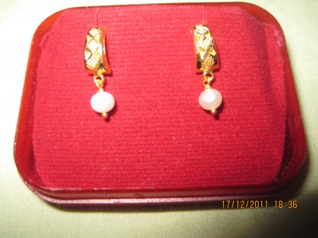 Buy Ebullient Tri Heart Sway Gold Earrings |GRT Jewellers