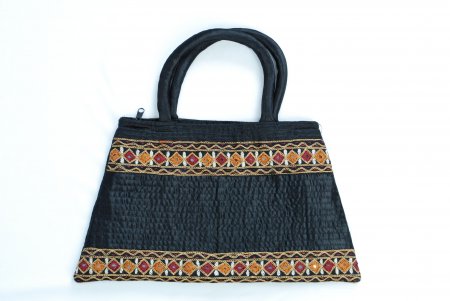 Handbags with embroidery from Gujarat | Indusladies