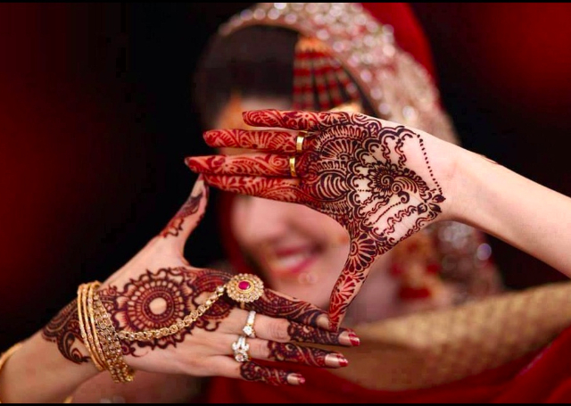 16 Cool Arabic Mehandi Designs for Your Hands