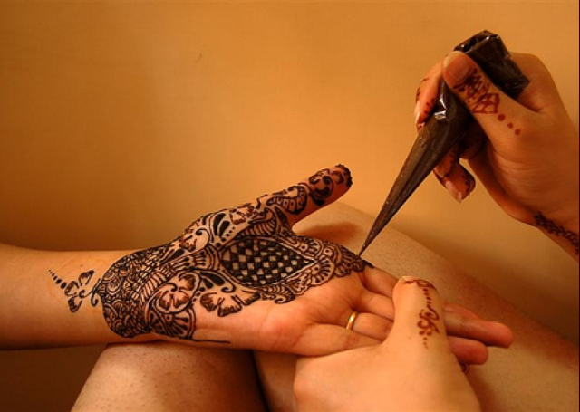 16 Latest Arabic Mehandi Designs Collected Specially For You